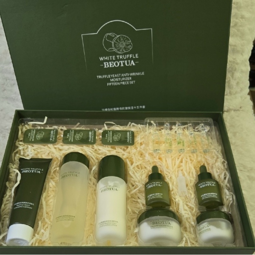 #101-NWT-WHITE TRUFFLE BEOTUA-ANTI AGING SKIN CARE SET-15 PIECE SET-NEW IN BOX